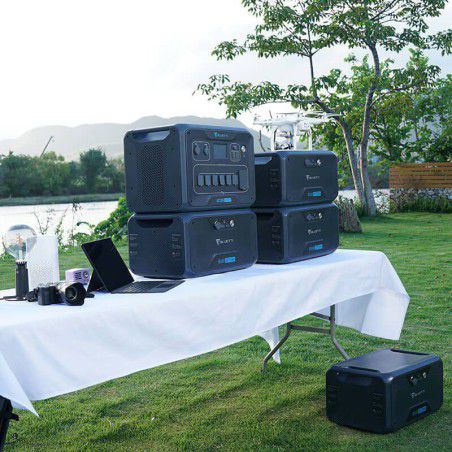 - PowerOak Bluetti AC300 + B300 solar generator combo - Powerbanks - AC300